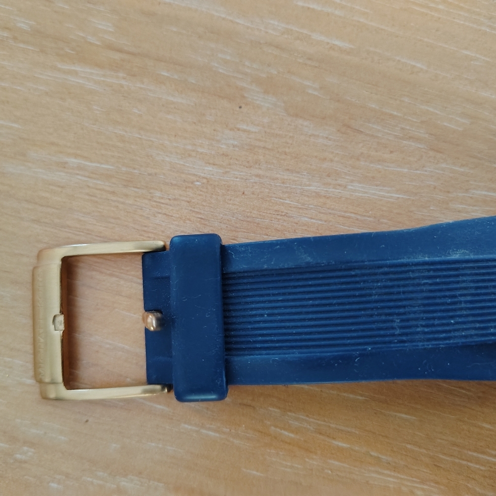 Mk 8295 Rose Gold with blue rubber band - Picture 4 of 5
